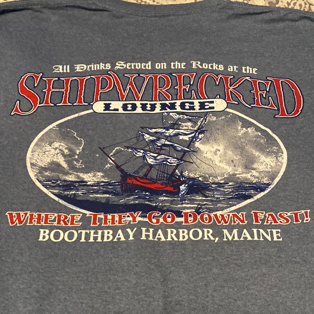 Shipwrecked lounge tee